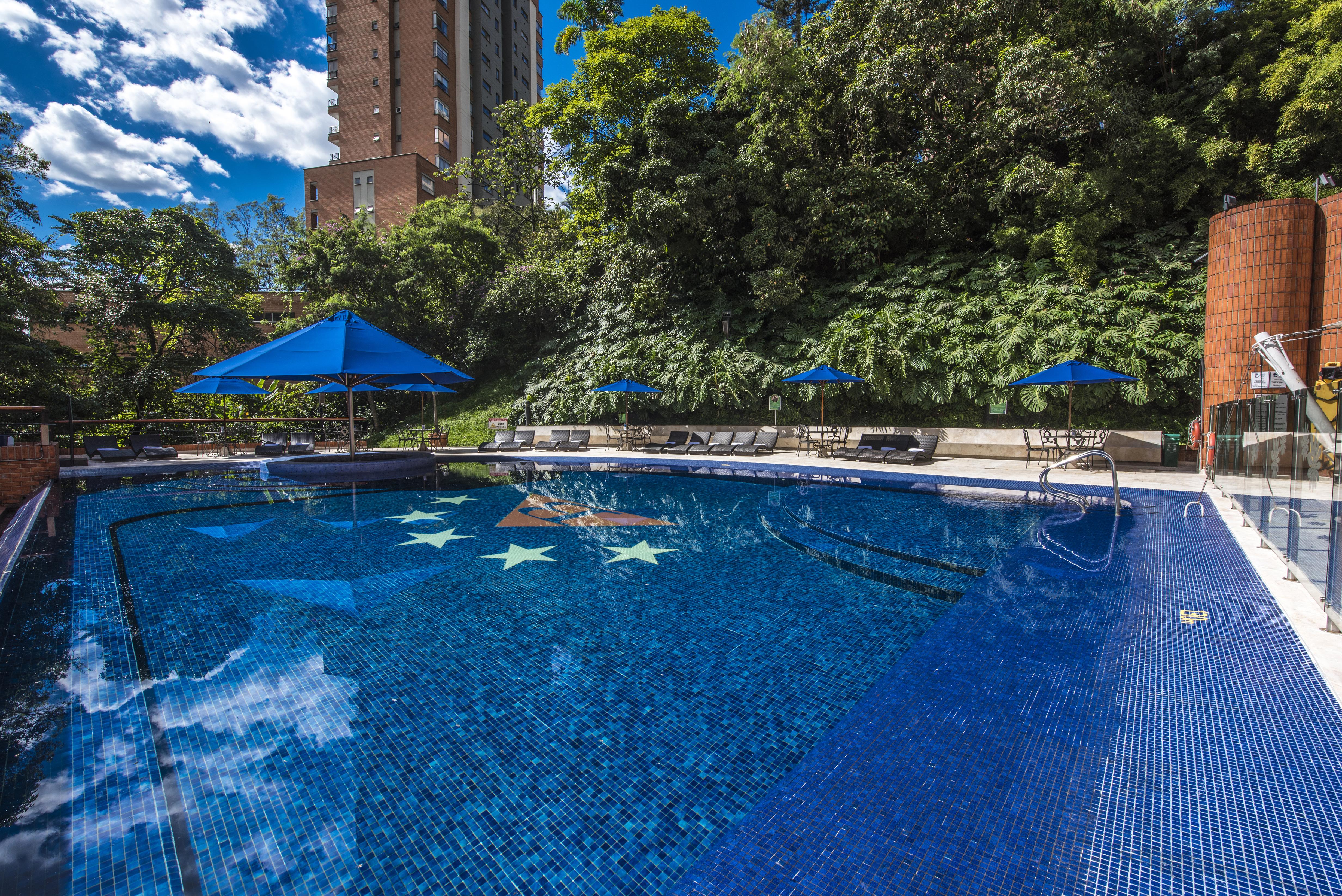 Hotel Dann Carlton Belfort Medellín Exterior foto Swimming pool